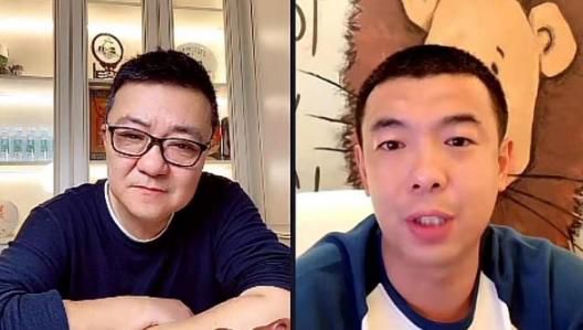 费可欣认真道：裴会长，我爷爷行事比较低调，关于自己的身份，也不希望透露太多，不过家里老人一直惦记金陵历史文化的弘扬与发展，所以这次还授意我，在金陵办一场金陵本土艺术展，这件事，还得拜托两位会长帮忙张罗，至于活动款项，全由我们家来赞助，等展览开始的时候，他一定会来金陵参加的，届时也有机会与您二位面对面交流。